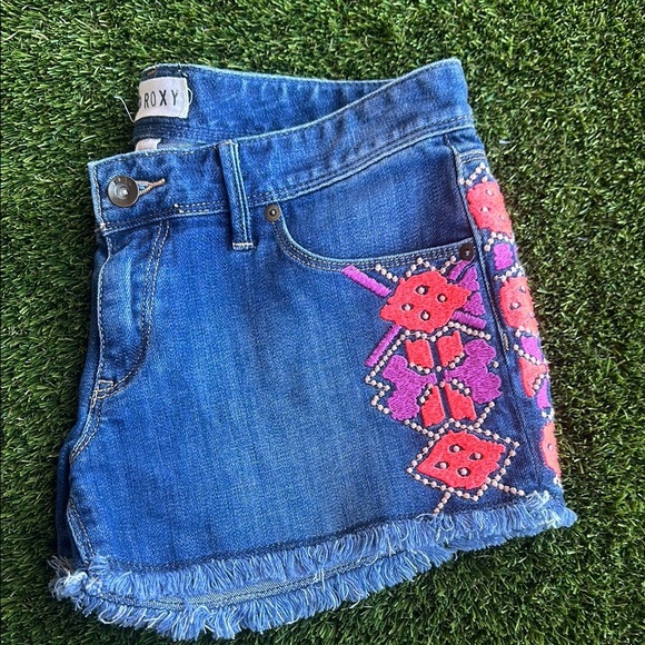 Roxy Boho Aztec Blue Denim Shorts with Pink Embroidery Size 29 - Picture 4 of 7